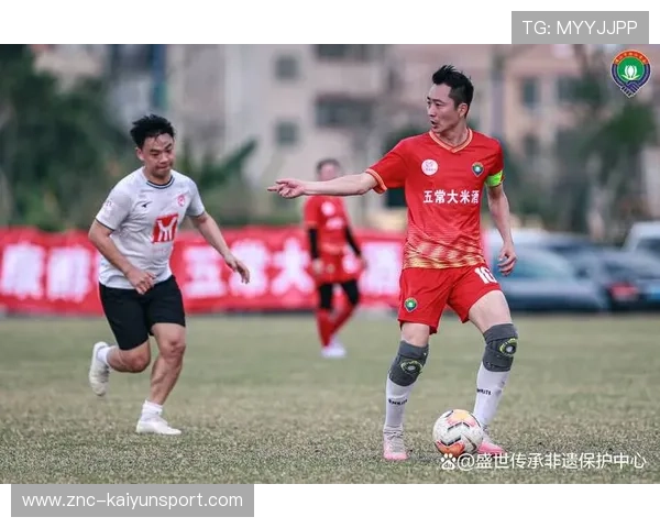 线上线下结合推动足球文化传播，吸引更多年轻群体，足球线上教学